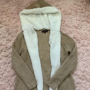 Almost Famous knit cardigan with fur trim